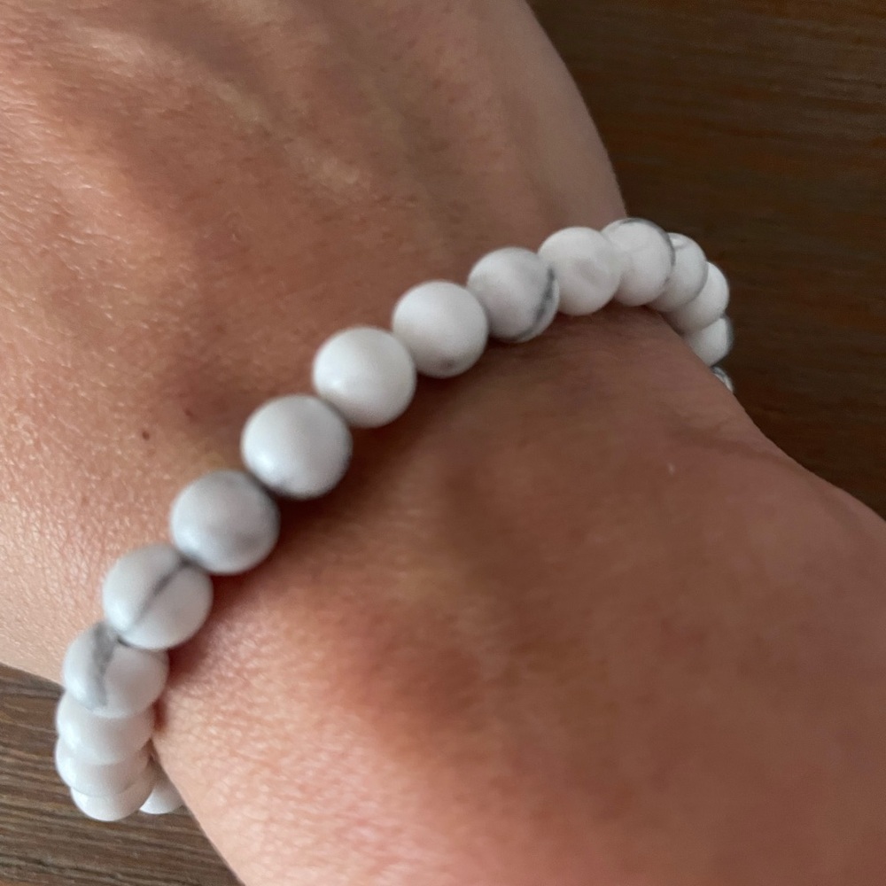 Howlite Crystal Beaded Bracelet - 6mm